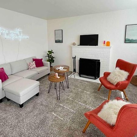 Entire Home By Newport Beach, Disneyland And Sna! Costa Mesa Buitenkant foto
