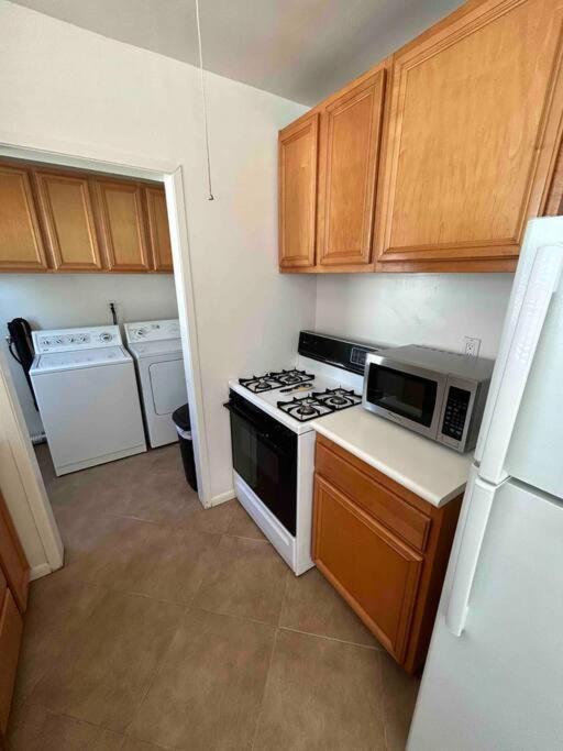 Entire Home By Newport Beach, Disneyland And Sna! Costa Mesa Buitenkant foto
