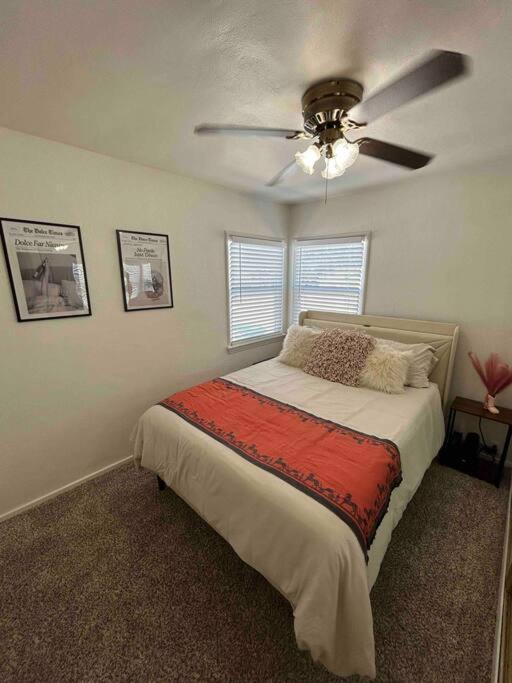 Entire Home By Newport Beach, Disneyland And Sna! Costa Mesa Buitenkant foto